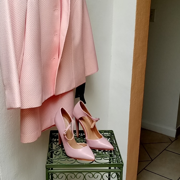 Le Suit Skirt Suit - Picture 10 of 13